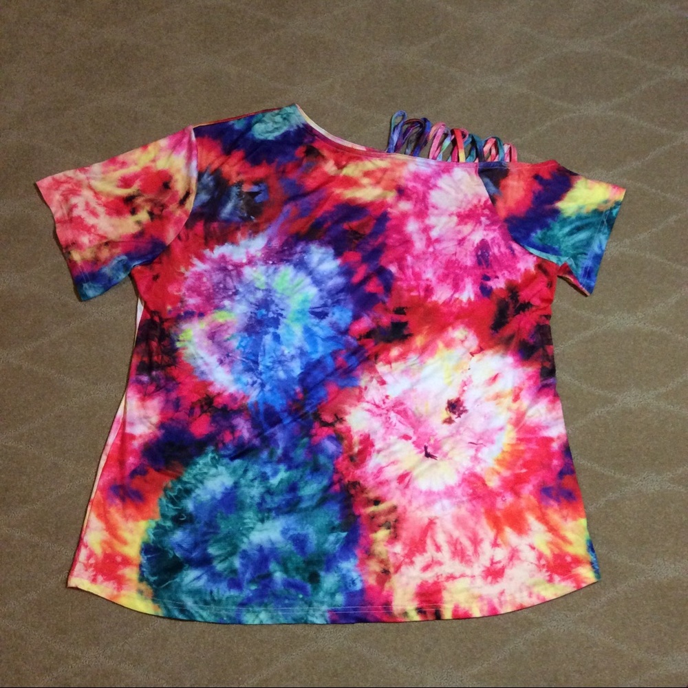 Bellelily NIP Tie-Dye Cold-Shoulder Tee, 3XL